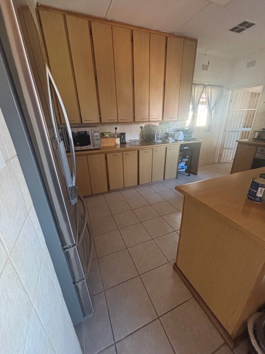 4 Bedroom Property for Sale in Postmasburg Northern Cape